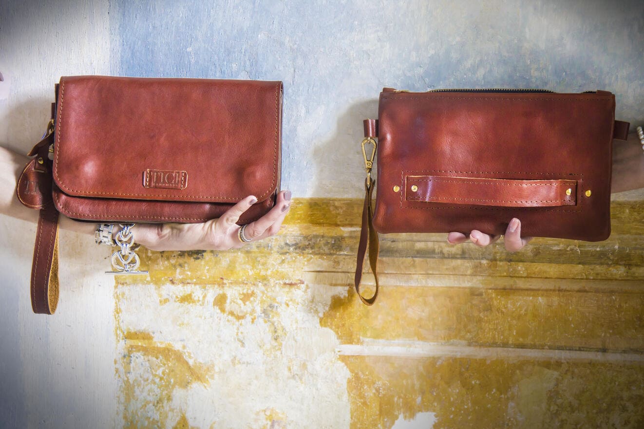 Come portare e abbinare una pochette da donna in base al look!
