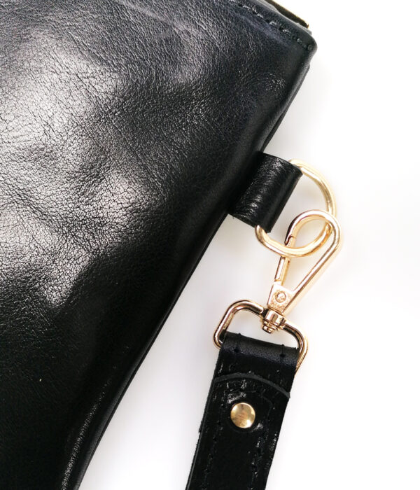 Pochette nera artigianale in pelle