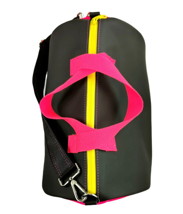 Borsa artigianale con nome ricamato