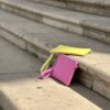 Pochette piatte rosa gialle